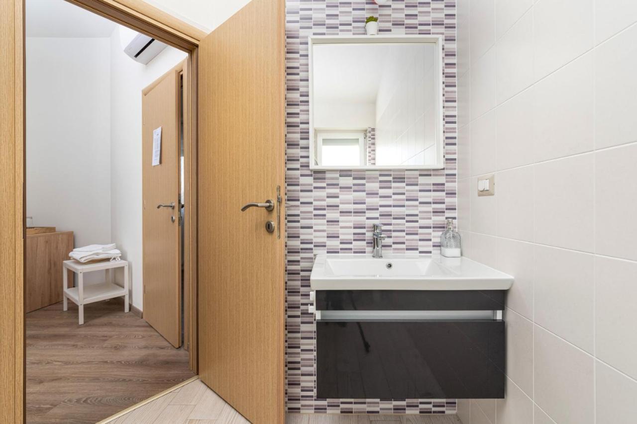 Rooms Karolina Funtana Exterior photo