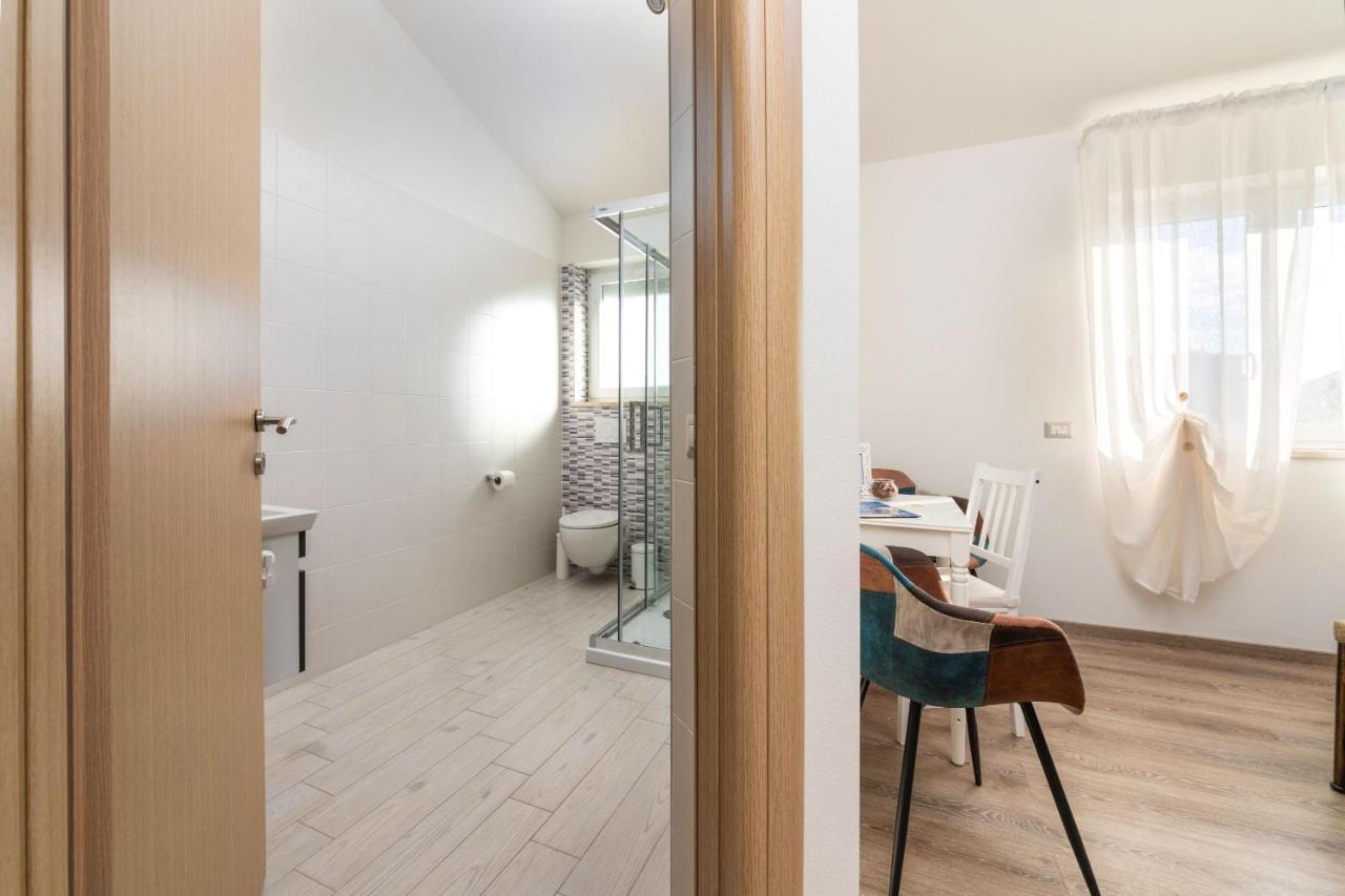 Rooms Karolina Funtana Exterior photo